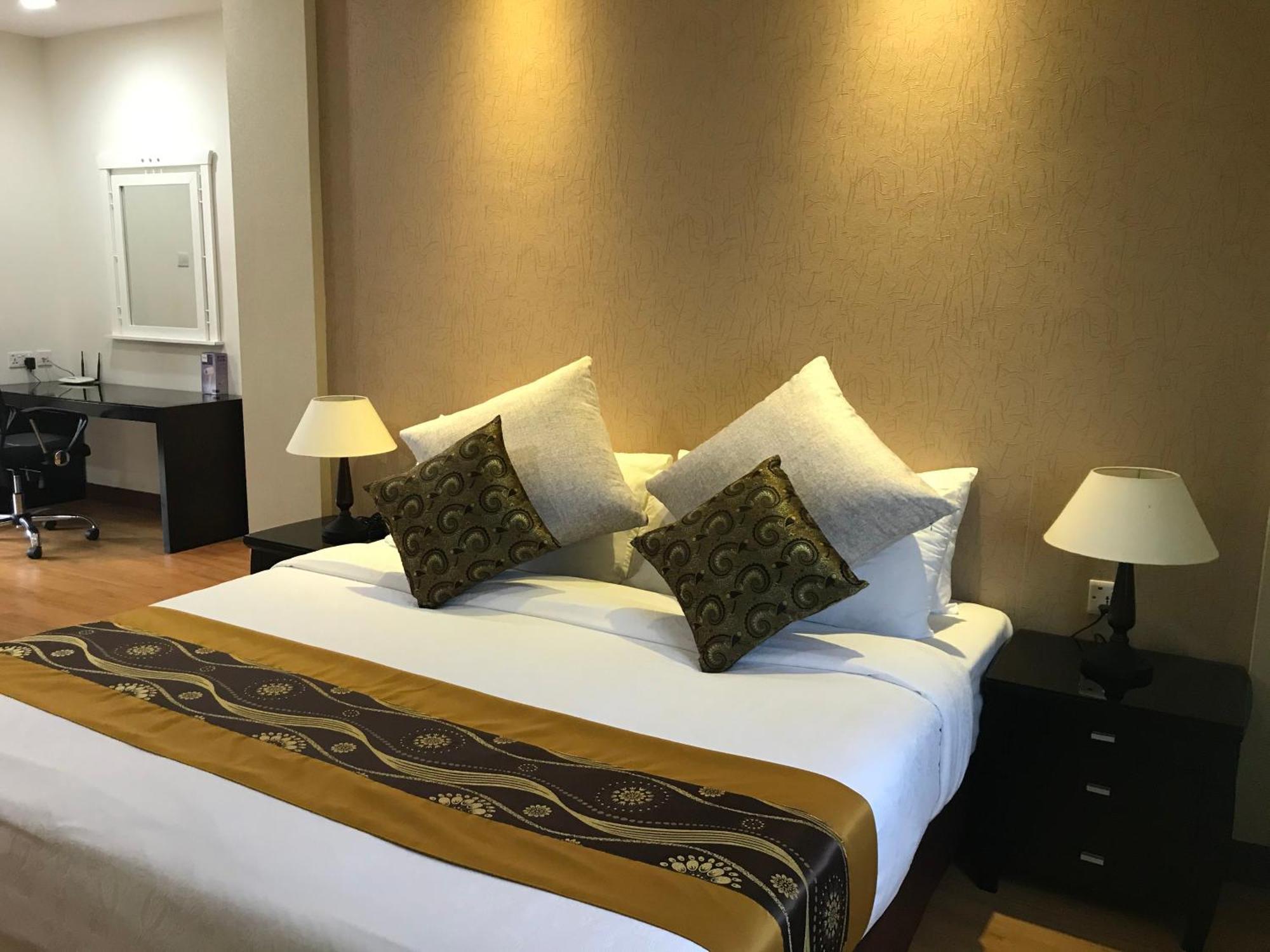 Rimbun Suites & Residences Bandar Seri Begawan Bagian luar foto